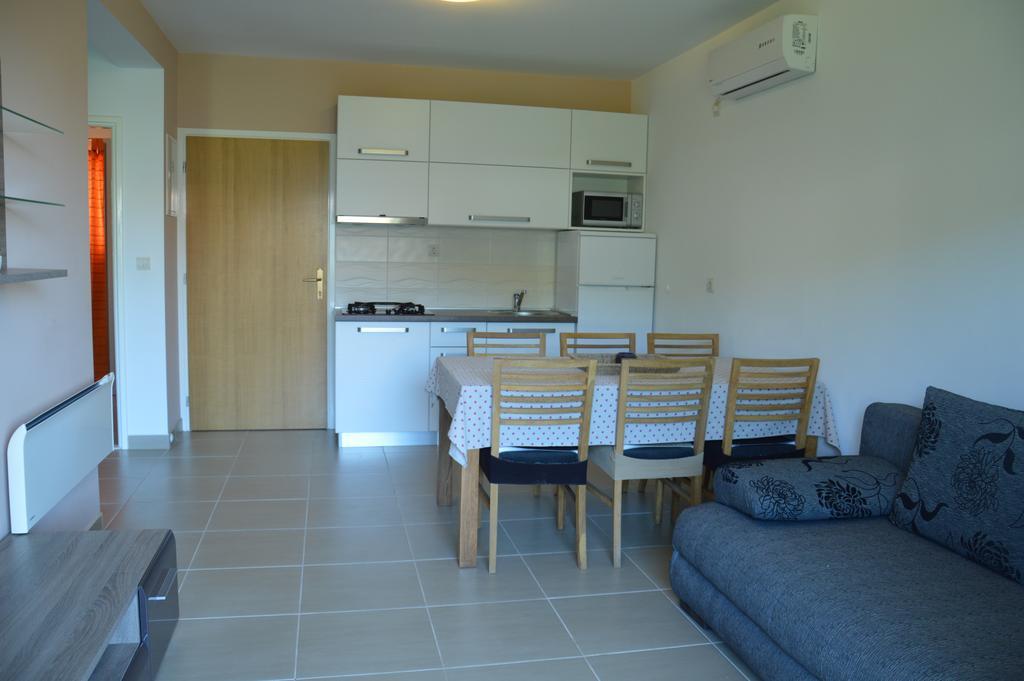 Apartments Villa Katija Drvenik  Ruang foto