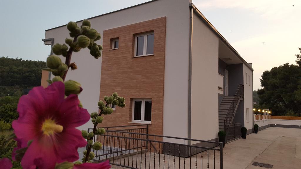 Apartments Villa Katija Drvenik  Bagian luar foto
